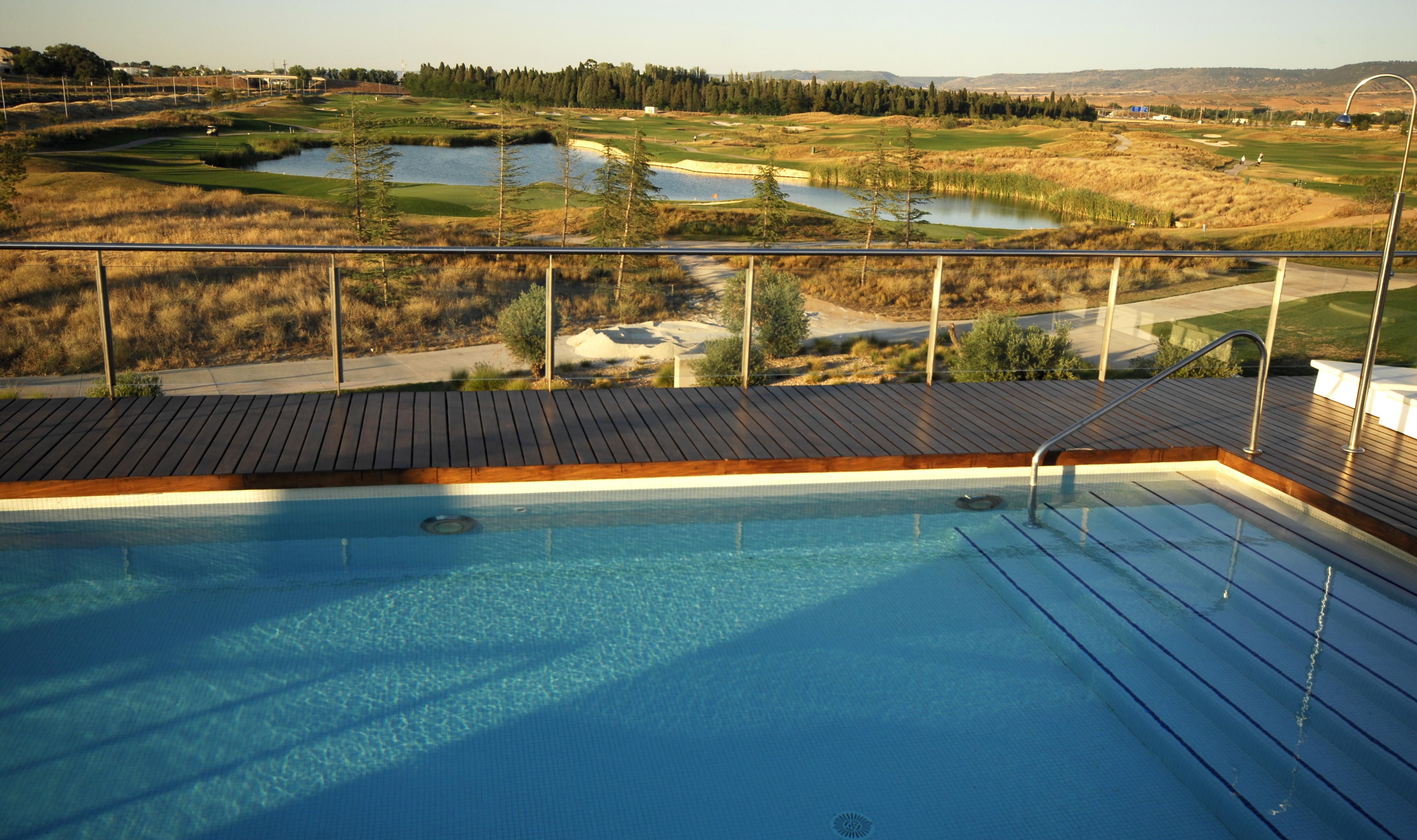 Sercotel El Encin Golf อัลกาลาเดเอนาเรส ภายนอก รูปภาพ